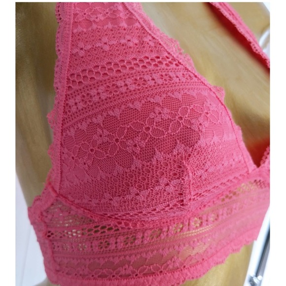 Nwt Victoria's Secret pink lace halter bra XS - Picture 3 of 3